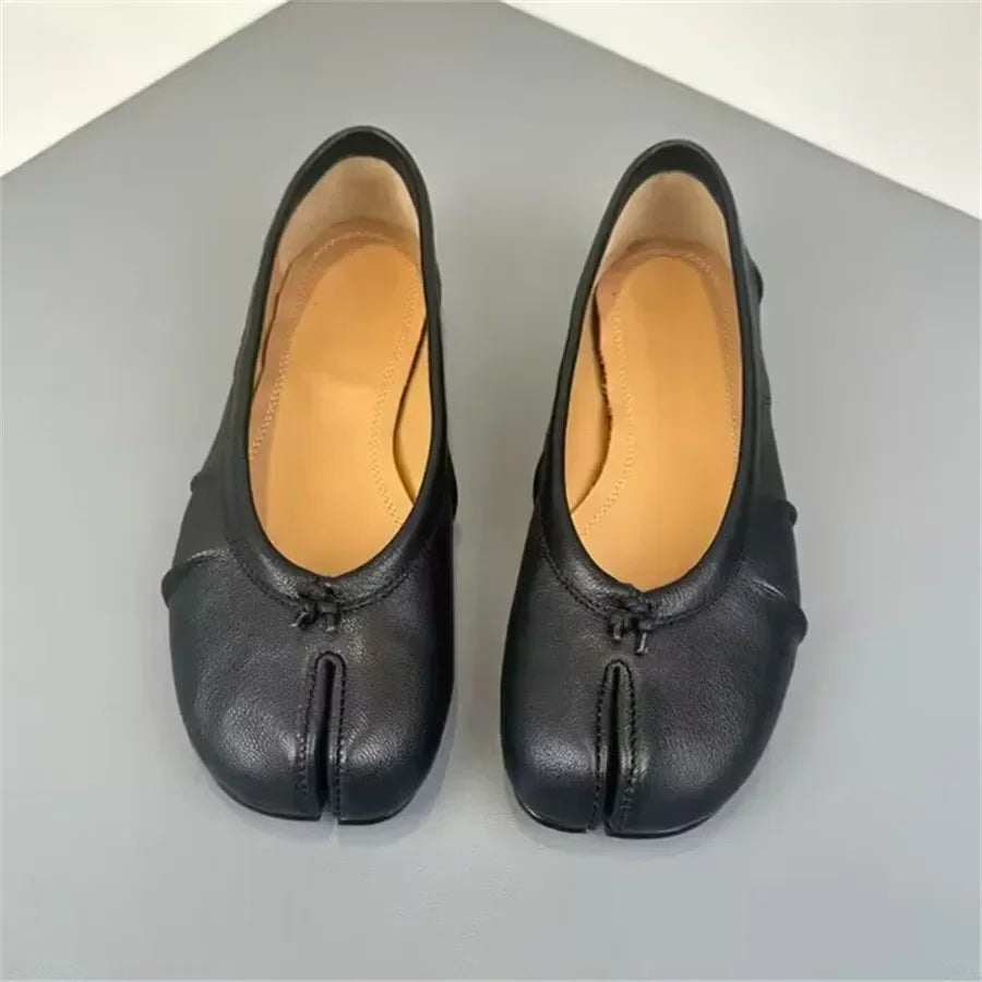Size 35-43 Split Toe Women Ballet Flats Tabi Shoes Casual Slip-on Loafers Ladies Pleated Leather Espadrilles Zapatillas Mujer